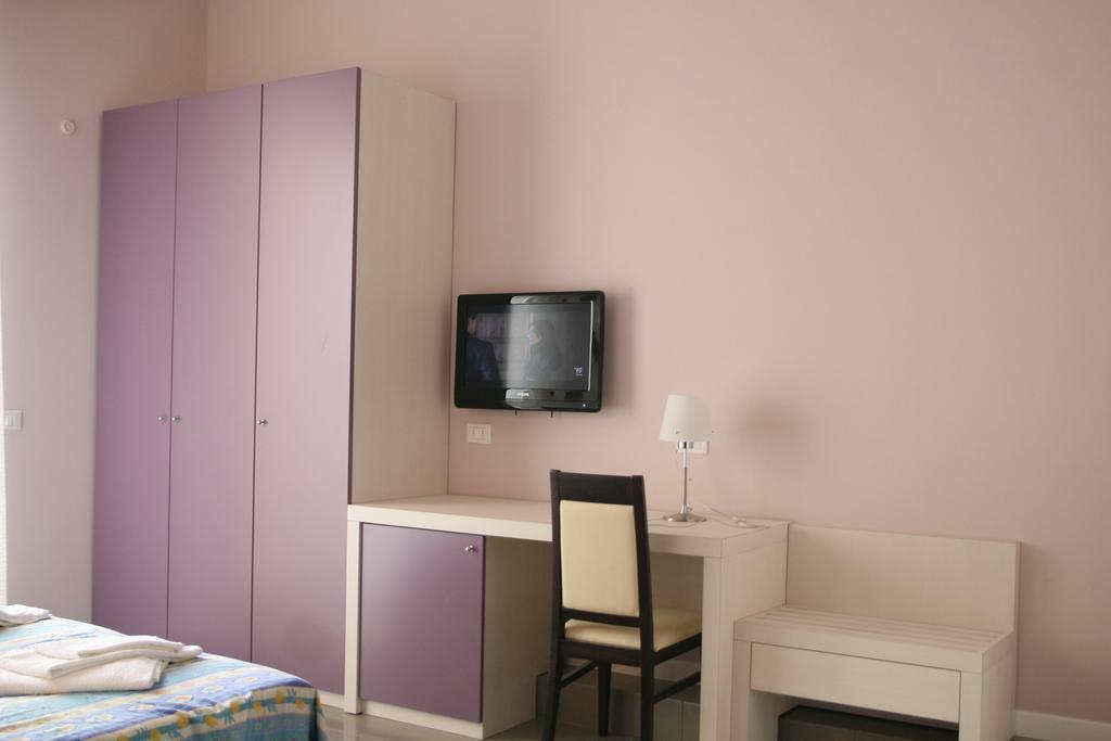 Hotel Stanchini Bellaria-Igea Marina Bagian luar foto