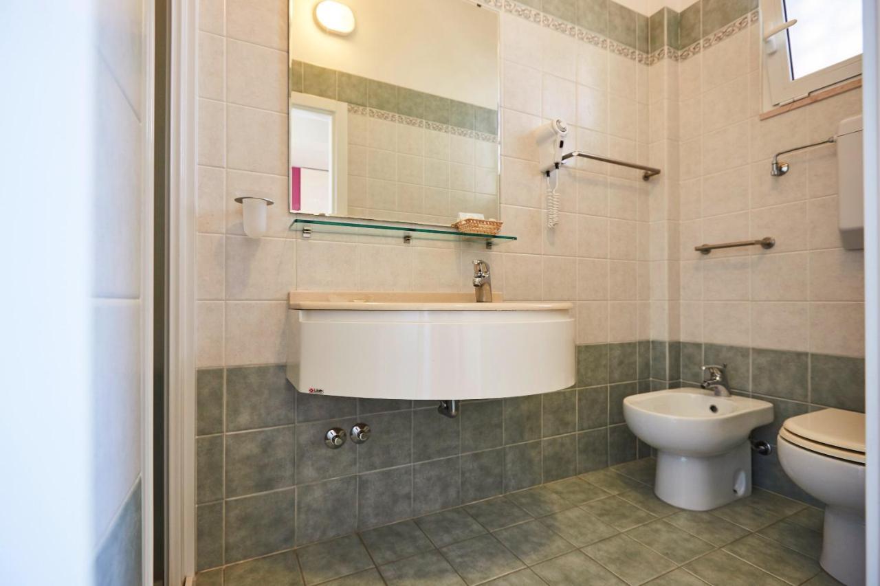 Hotel Stanchini Bellaria-Igea Marina Bagian luar foto